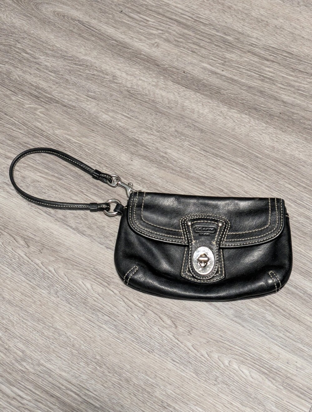 Vintage Coach Legacy Wristlet Clutch Black Leather Silver Turn Lock Zipper